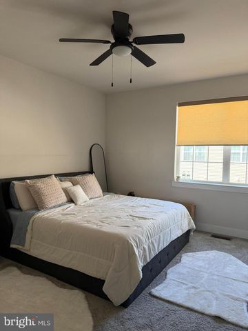 98 KING ST, Bensalem, PA 19020