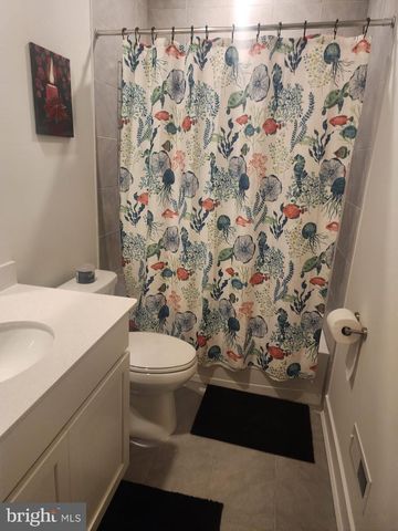 98 KING ST, Bensalem, PA 19020