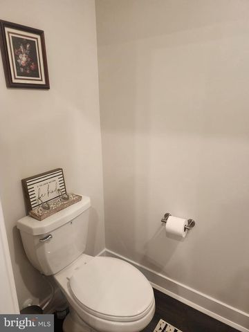 98 KING ST, Bensalem, PA 19020