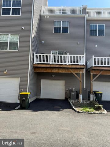 98 KING ST, Bensalem, PA 19020