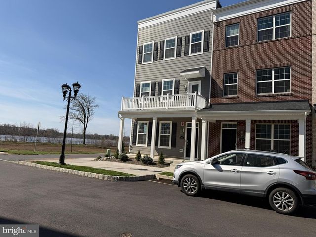 98 KING ST, Bensalem, PA 19020