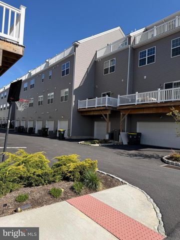 98 KING ST, Bensalem, PA 19020