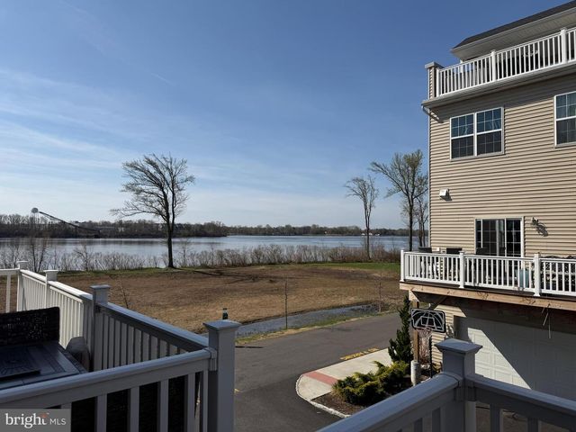 98 KING ST, Bensalem, PA 19020