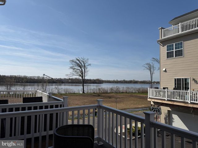 98 KING ST, Bensalem, PA 19020