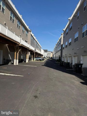 98 KING ST, Bensalem, PA 19020