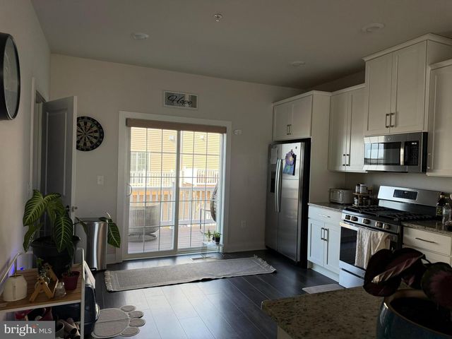 98 KING ST, Bensalem, PA 19020