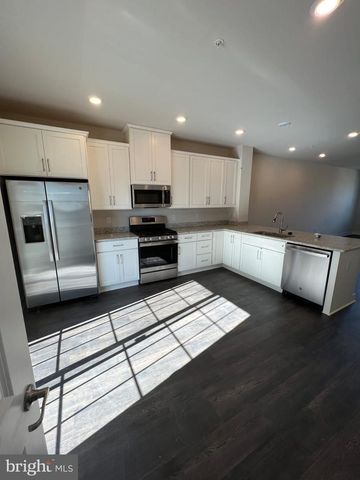 98 KING ST, Bensalem, PA 19020