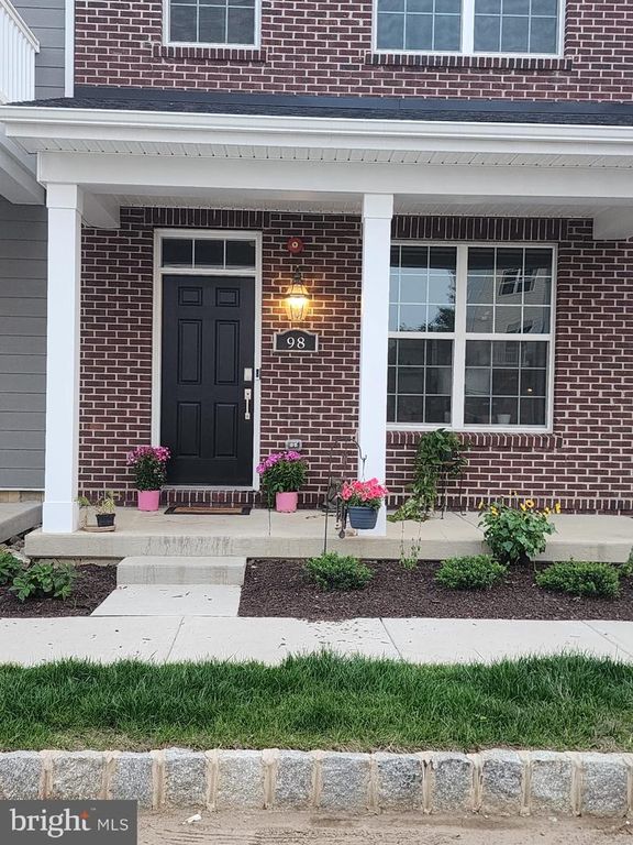 98 KING ST, Bensalem, PA 19020