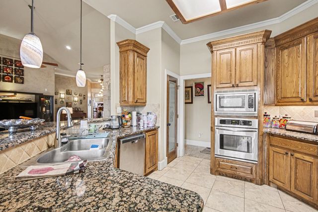 1361 Shallowbend Drive, Midlothian, TX 76065