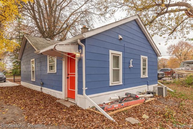 27620 Newcastle Street, Romulus, MI 48174