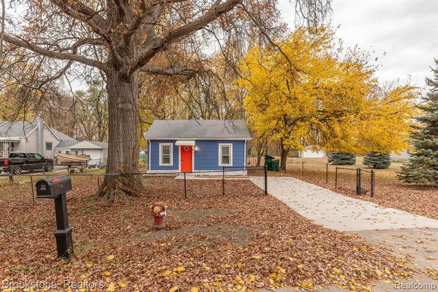 27620 Newcastle Street, Romulus, MI 48174
