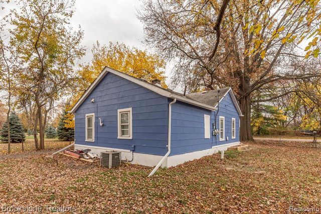 27620 Newcastle Street, Romulus, MI 48174