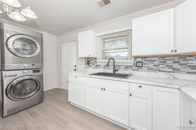 27620 Newcastle Street, Romulus, MI 48174