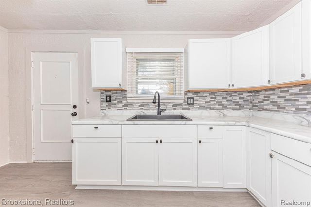 27620 Newcastle Street, Romulus, MI 48174