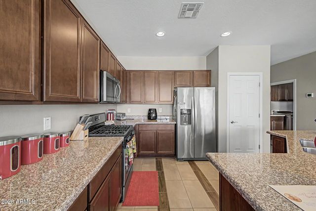 18076 W REDWOOD Lane, Goodyear, AZ 85338