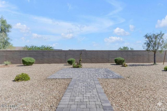 18076 W REDWOOD Lane, Goodyear, AZ 85338