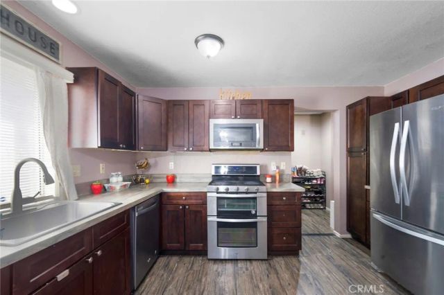 1056 Dahlia Court, Hemet, CA 92545