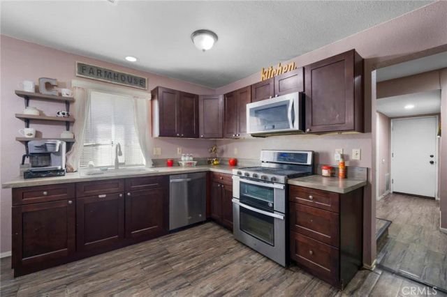 1056 Dahlia Court, Hemet, CA 92545