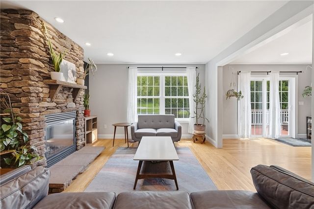 15 Souza Road, Tiverton, RI 02878