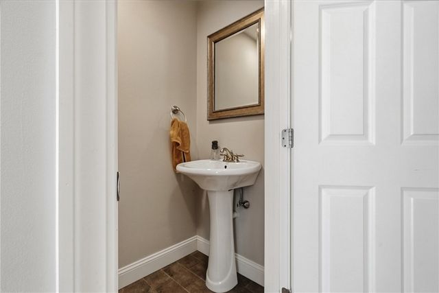 15 Souza Road, Tiverton, RI 02878