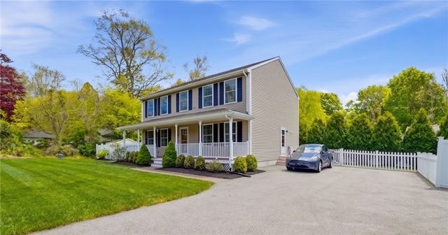 15 Souza Road, Tiverton, RI 02878