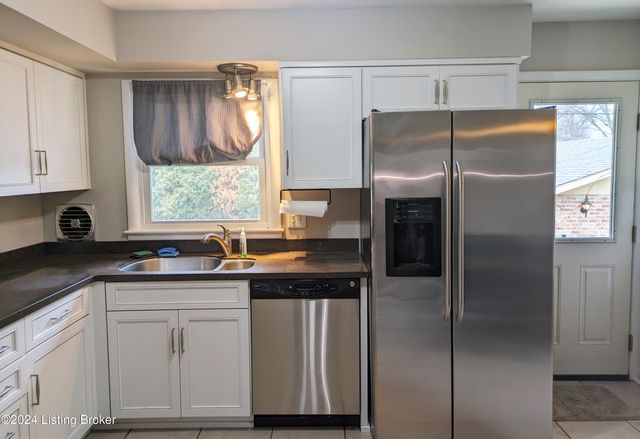 4311 Kinloch Rd, Louisville, KY 40207
