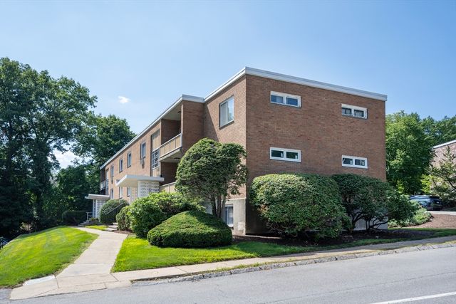 30 Jacqueline Road 20D, Waltham, MA 02452