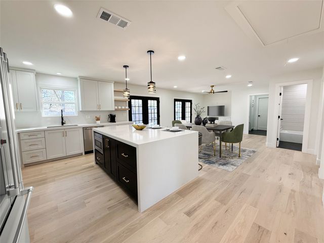 1004 Timber Creek Drive, Lewisville, TX 75067