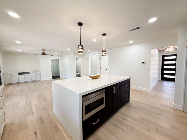 1004 Timber Creek Drive, Lewisville, TX 75067