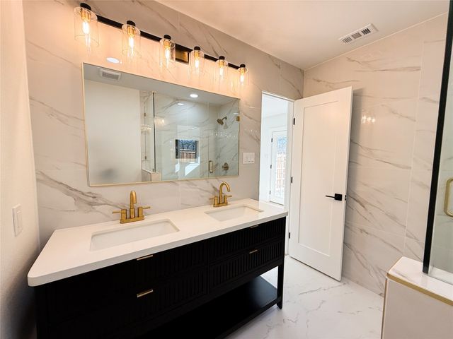 1004 Timber Creek Drive, Lewisville, TX 75067