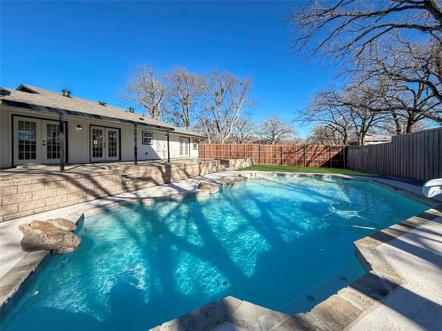 1004 Timber Creek Drive, Lewisville, TX 75067