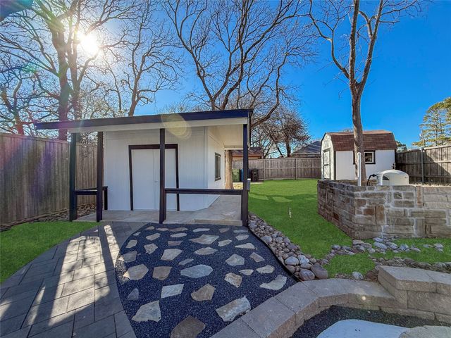 1004 Timber Creek Drive, Lewisville, TX 75067