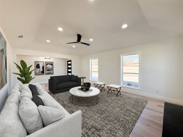 1004 Timber Creek Drive, Lewisville, TX 75067