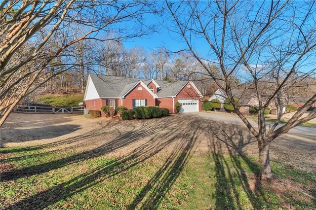 6895 Valley Forest Drive, Cumming, GA 30041