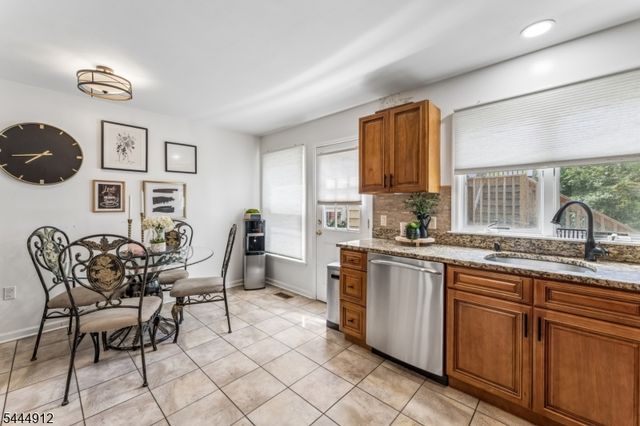 19 Willie St, Haledon Boro, NJ 07508
