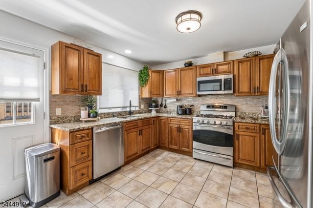 19 Willie St, Haledon Boro, NJ 07508