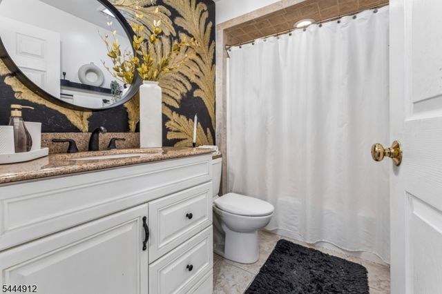 19 Willie St, Haledon Boro, NJ 07508