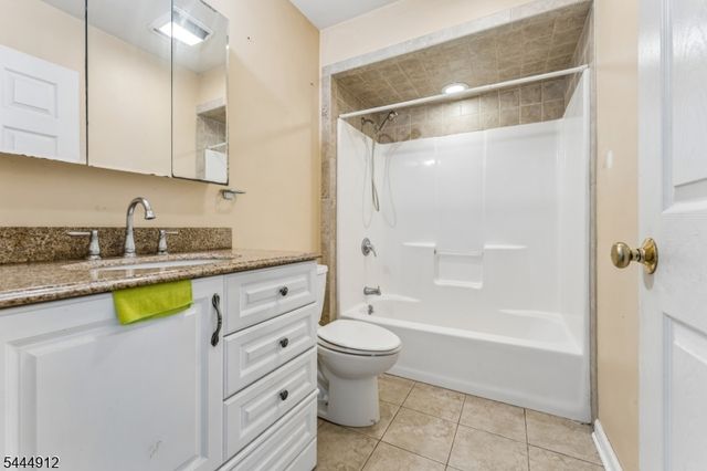 19 Willie St, Haledon Boro, NJ 07508