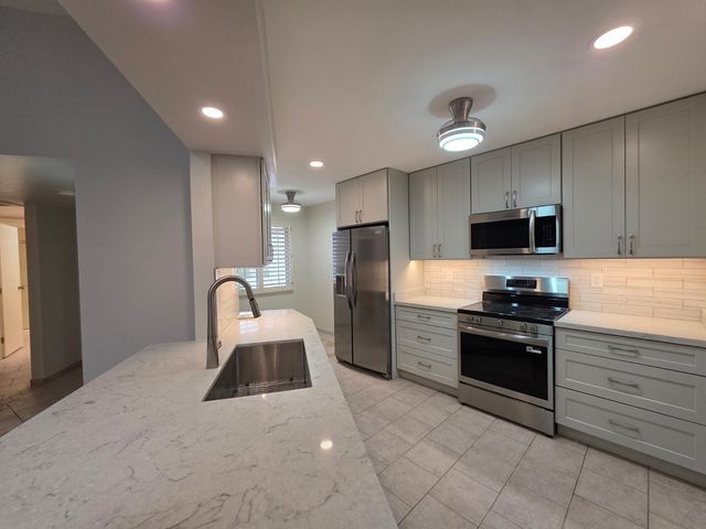 16863 N 103rd Avenue, Sun City, AZ 85351