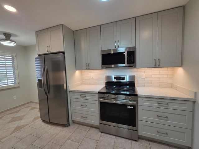 16863 N 103rd Avenue, Sun City, AZ 85351