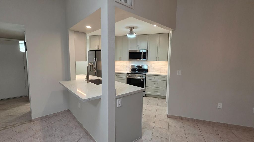 16863 N 103rd Avenue, Sun City, AZ 85351