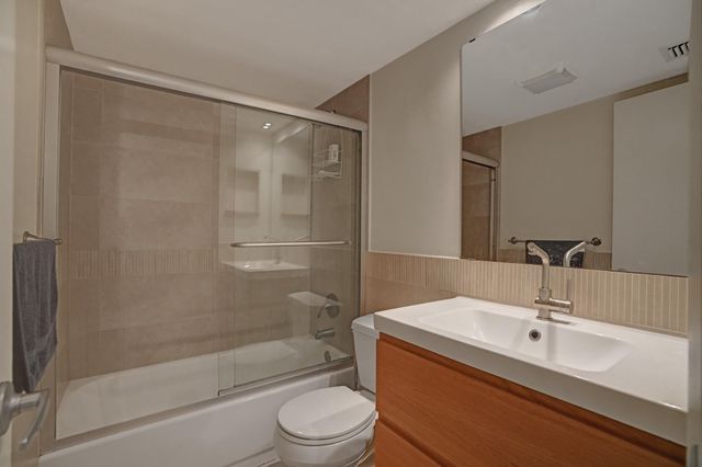 1831 Sabal Palm Drive 202, Davie, FL 33324