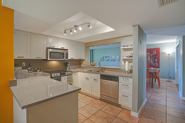 1831 Sabal Palm Drive 202, Davie, FL 33324
