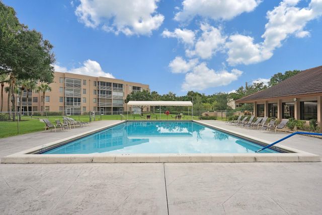1831 Sabal Palm Drive 202, Davie, FL 33324