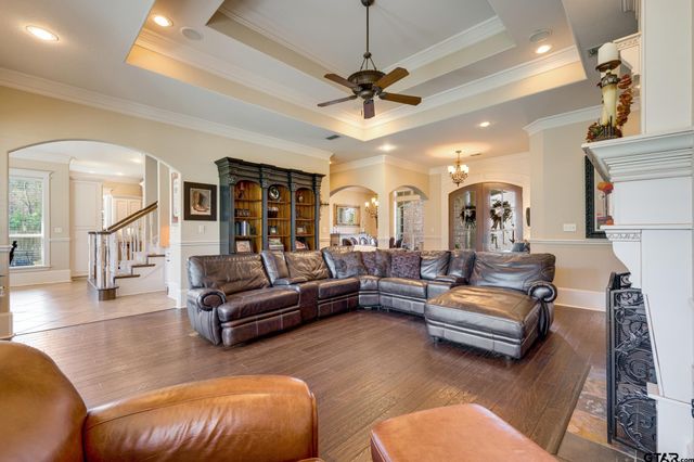 104 Lake Lou Ella Dr, Bullard, TX 75757