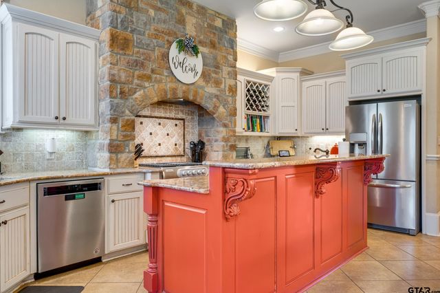 104 Lake Lou Ella Dr, Bullard, TX 75757