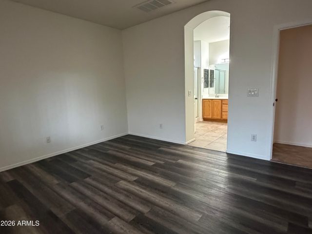 8811 W NICOLET Avenue, Glendale, AZ 85305