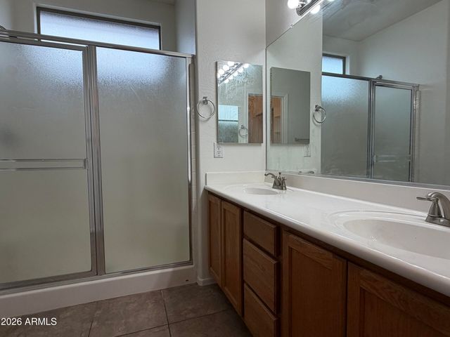 8811 W NICOLET Avenue, Glendale, AZ 85305