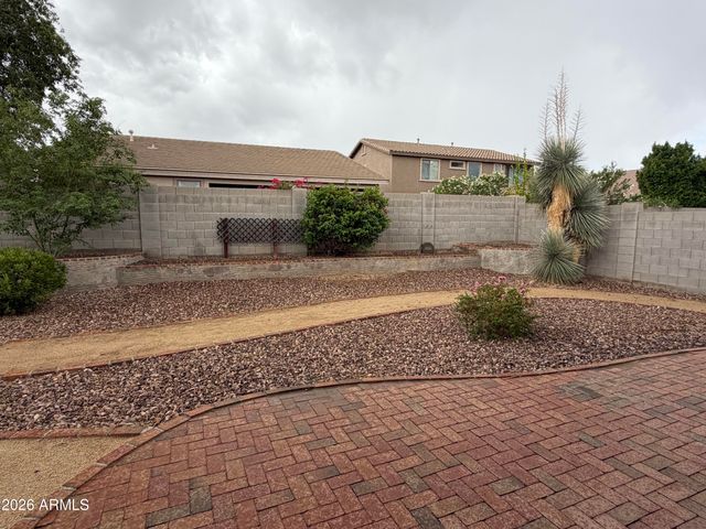 8811 W NICOLET Avenue, Glendale, AZ 85305