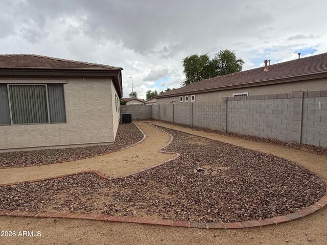 8811 W NICOLET Avenue, Glendale, AZ 85305